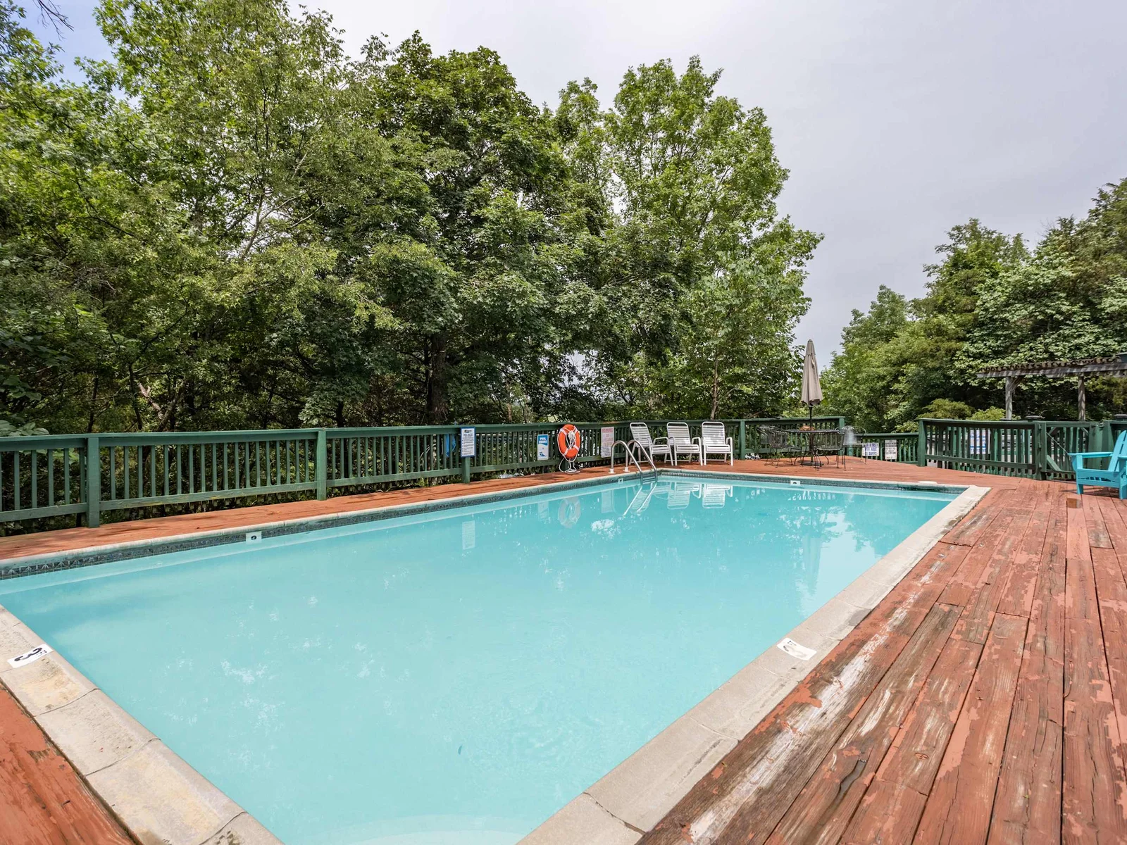 Seasonal outdoor community pool