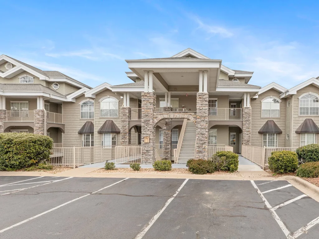 Greenside Hideaway – In the heart of Branson!
