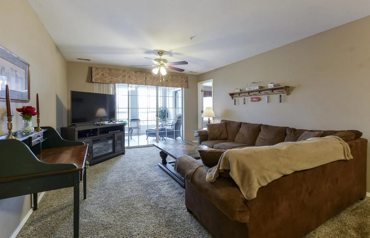 Country Getaway Condo -No Stairs! Close to Strip!