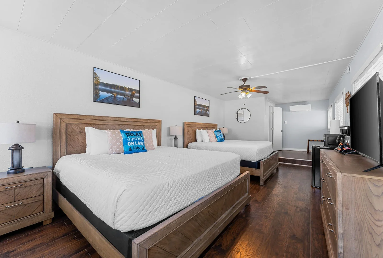 The Snug Lake Escape