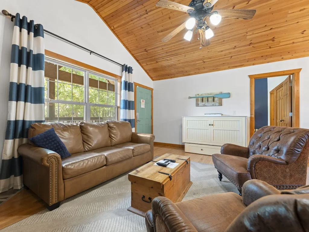Paradise Lodge