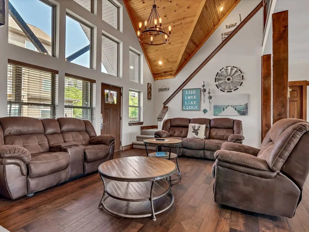 Rockwood Lake Lodge