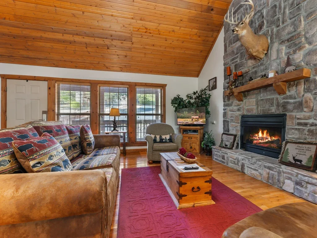 Whispering Woods Lodge