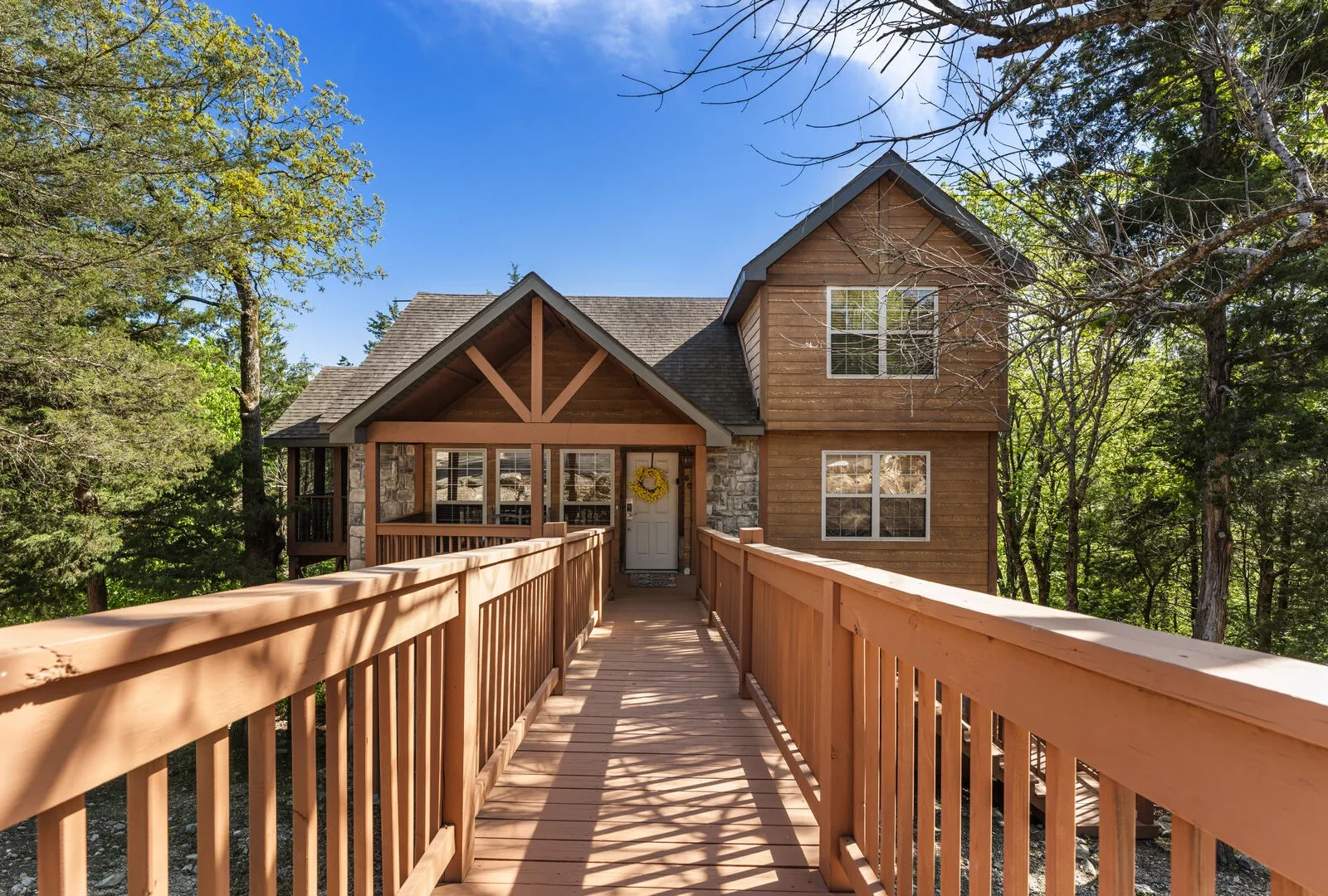 Whispering Woods Lodge-Sleeps 10