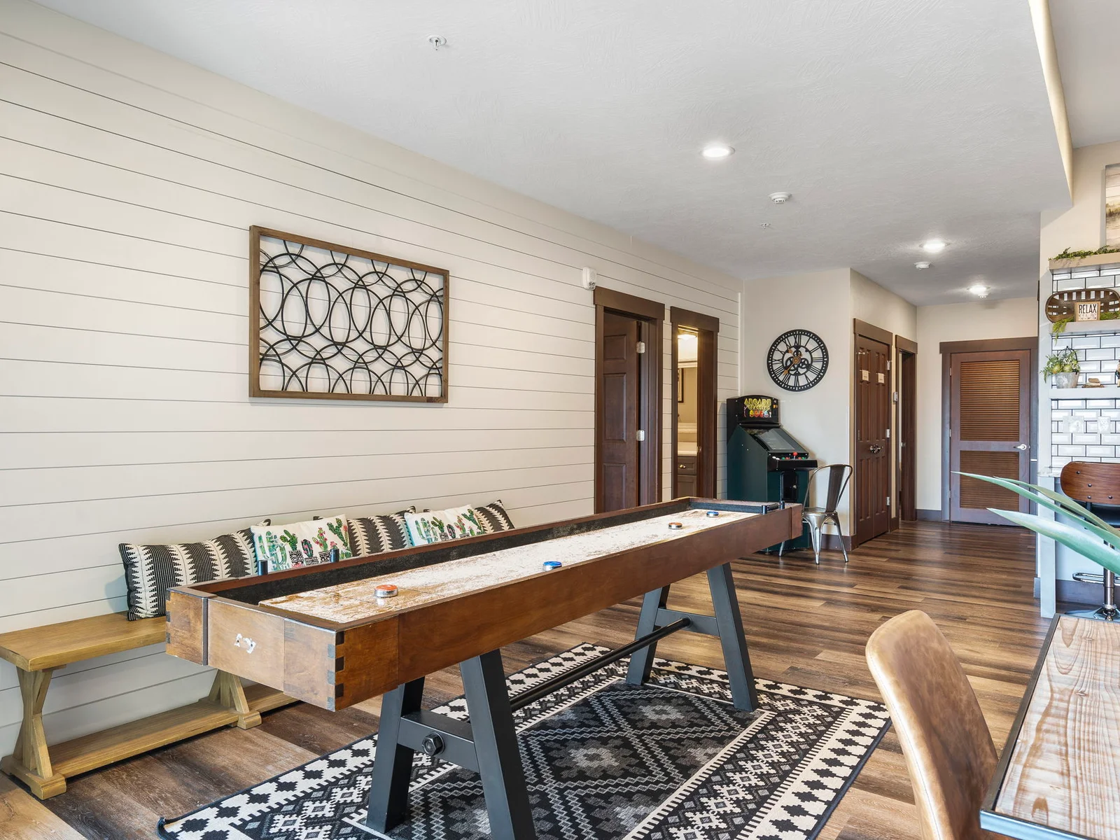 9 foot shuffleboard table