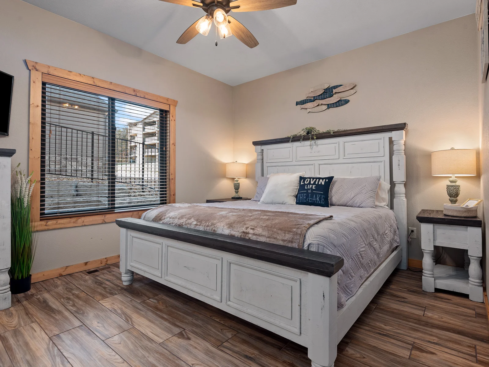 Main level King bedroom #1 w/ ensuite