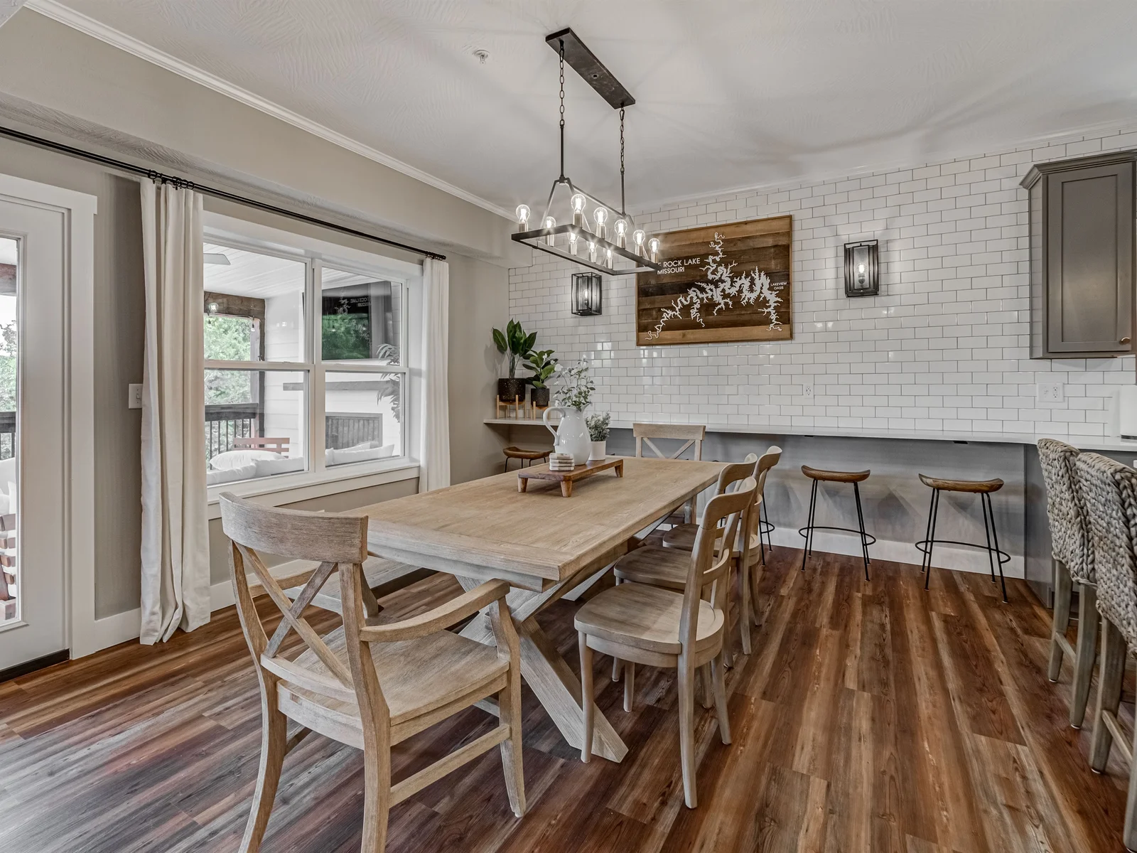 Dining area overlooking the back deck