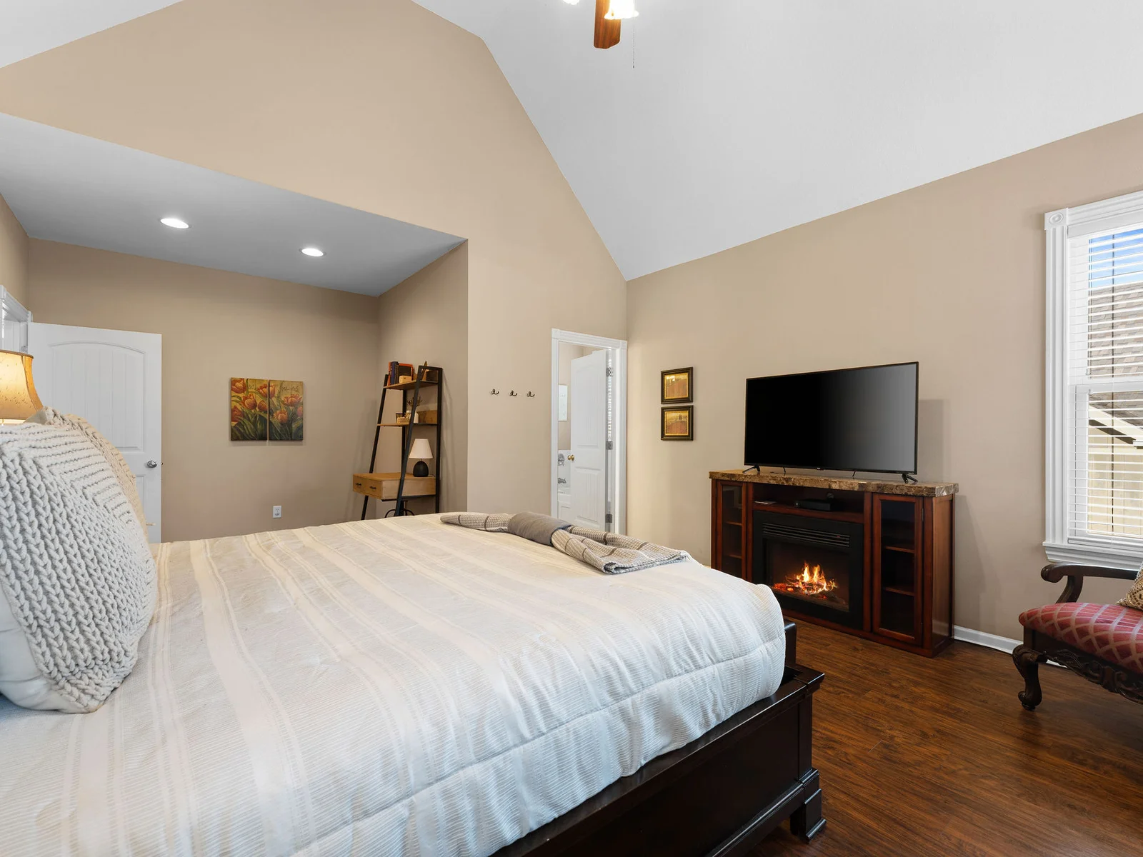 TV and fireplace for ambiance