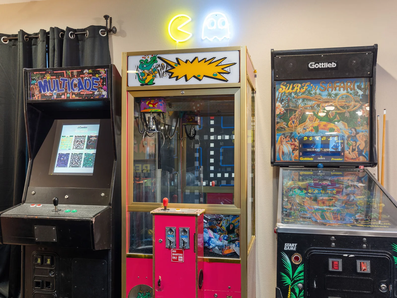 Multi arcade machine, claw machine, and pinball!