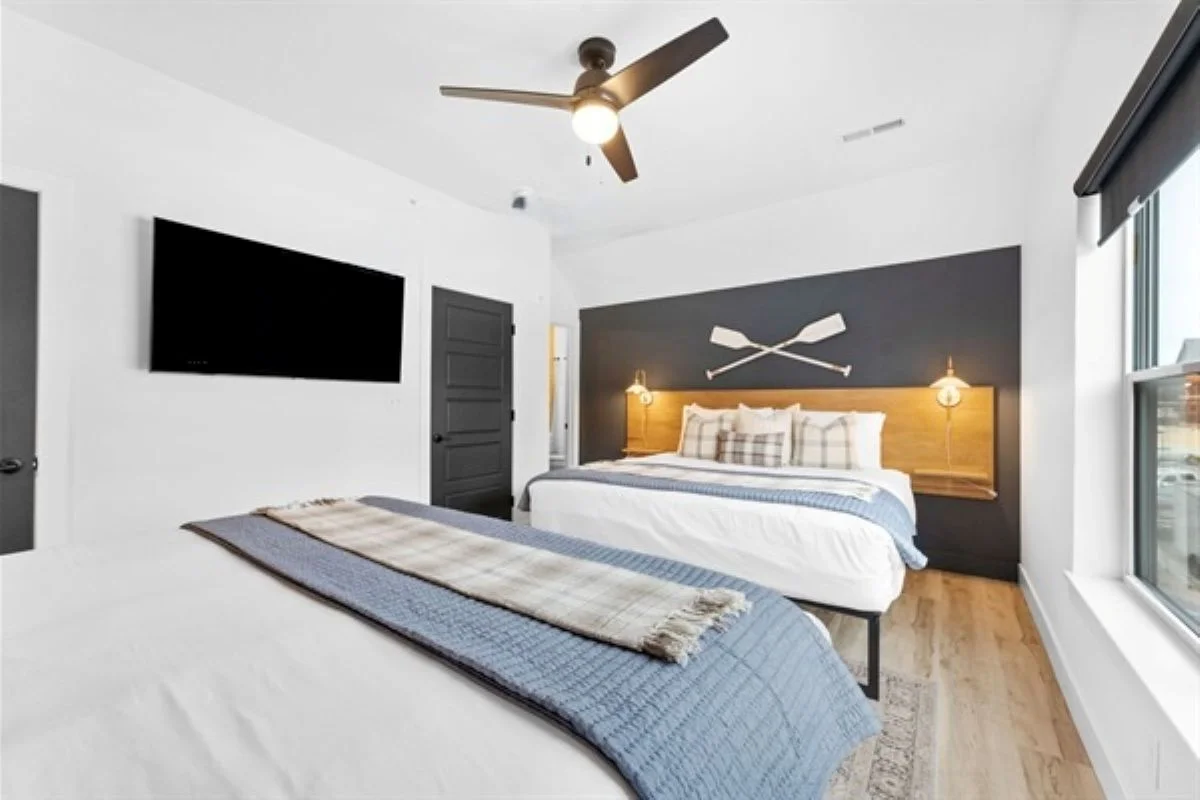 Upper level double king bedroom #2 w/ ensuite bath