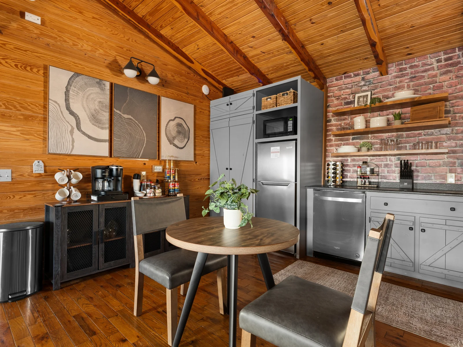 Freshly designed for cozy elegance—welcome to my happy place