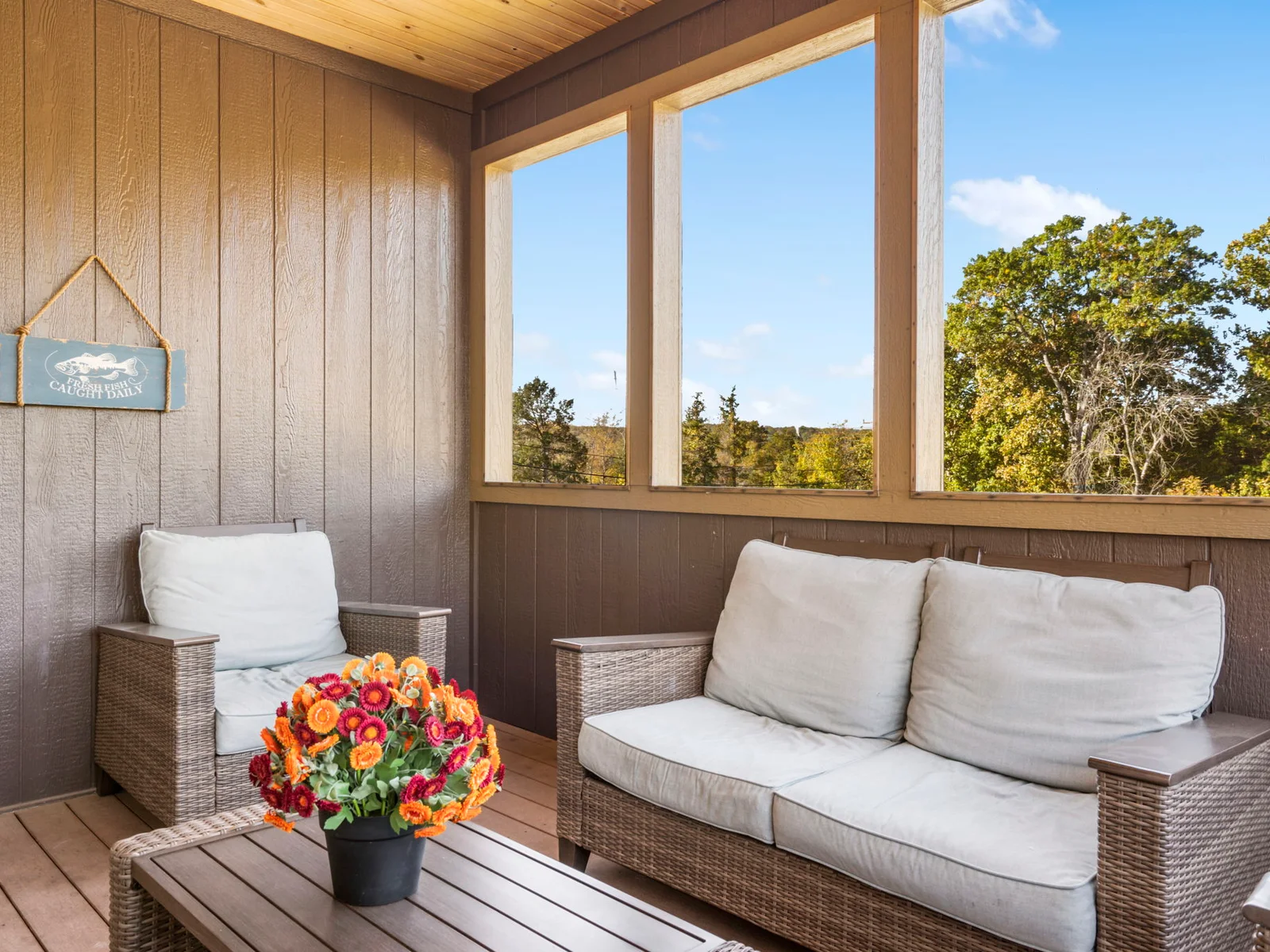 Comfortable screened porch on main level