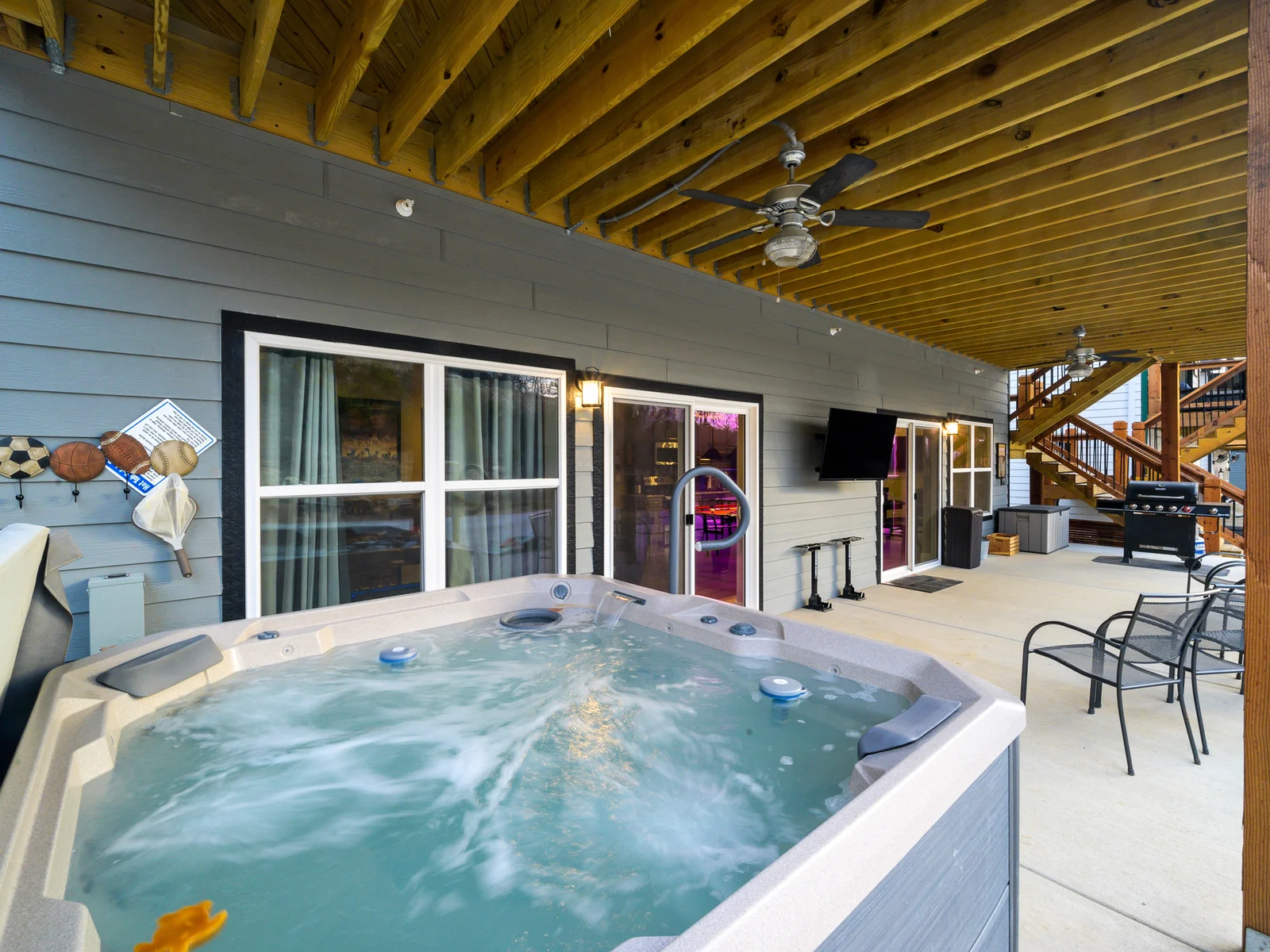 Private hot tub
