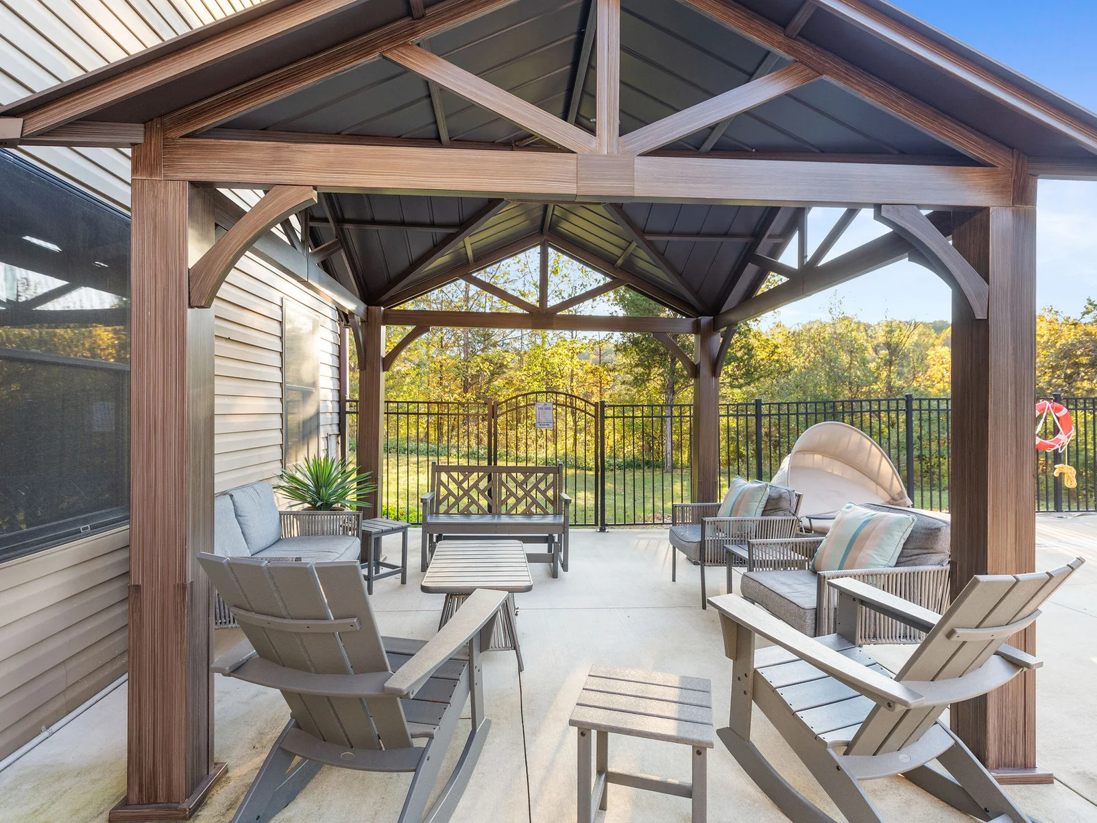 Sit back and relax while the kids play in the pool!