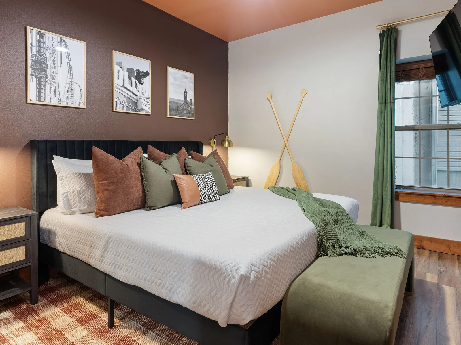 lower level King bed #2 that shares jack and jill bath