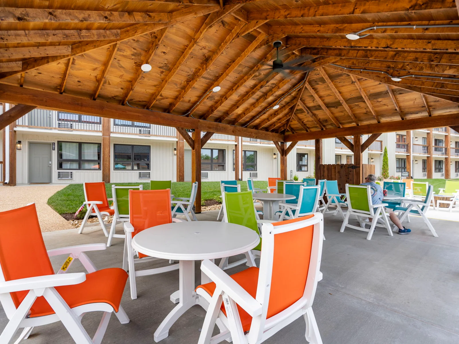 Beautiful outdoor dining by the pool!