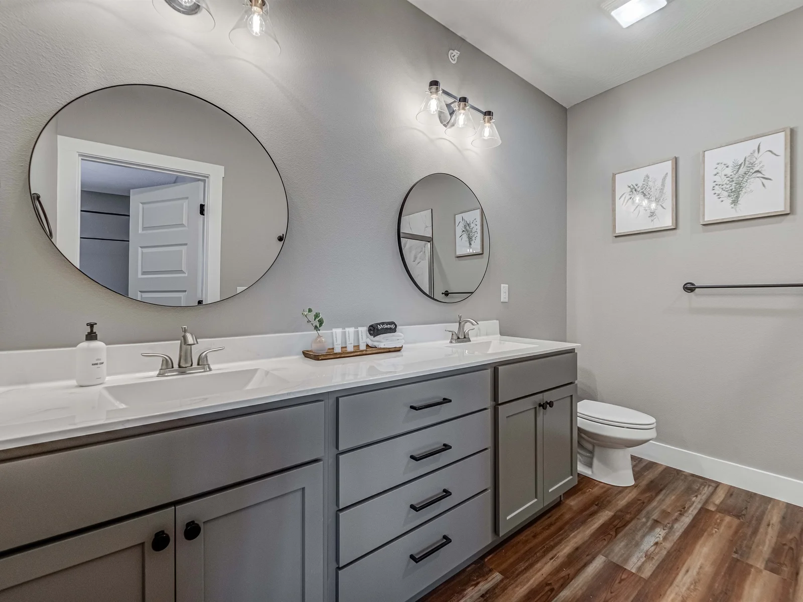 Upper level King #4 bathroom