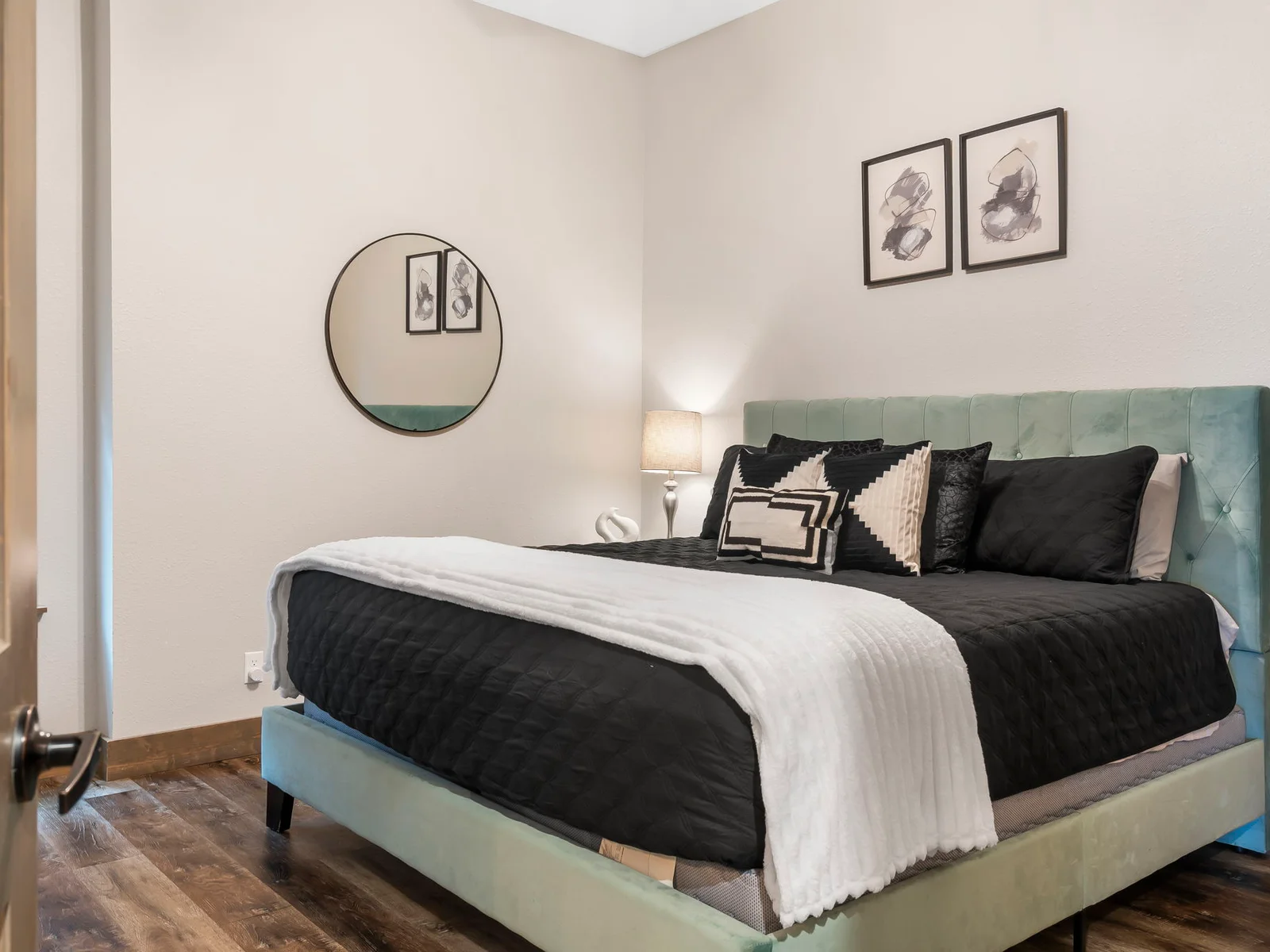 Lower leverl King bed #2
