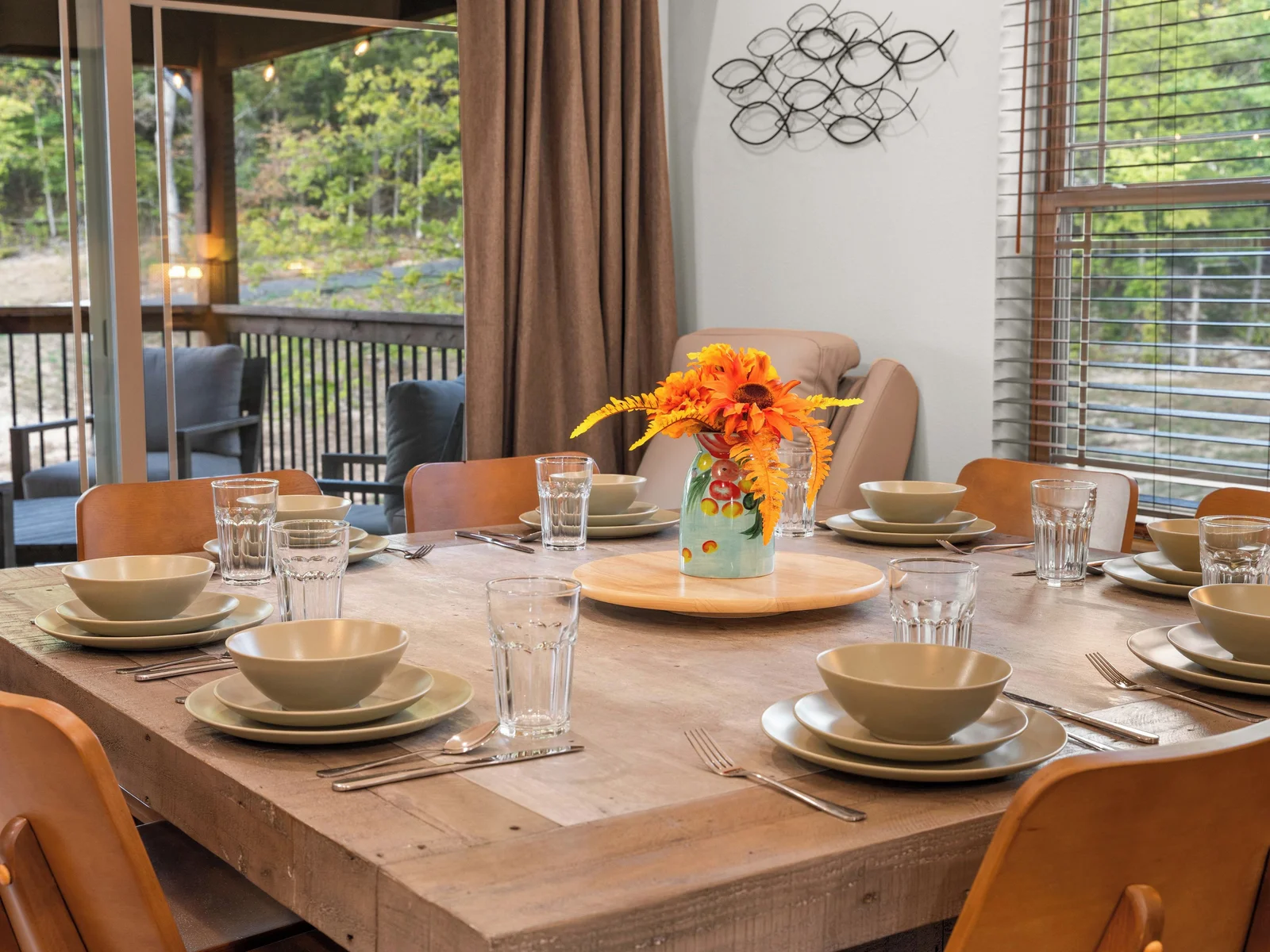 Large dining table with chairs for 8, great view to outdoors.