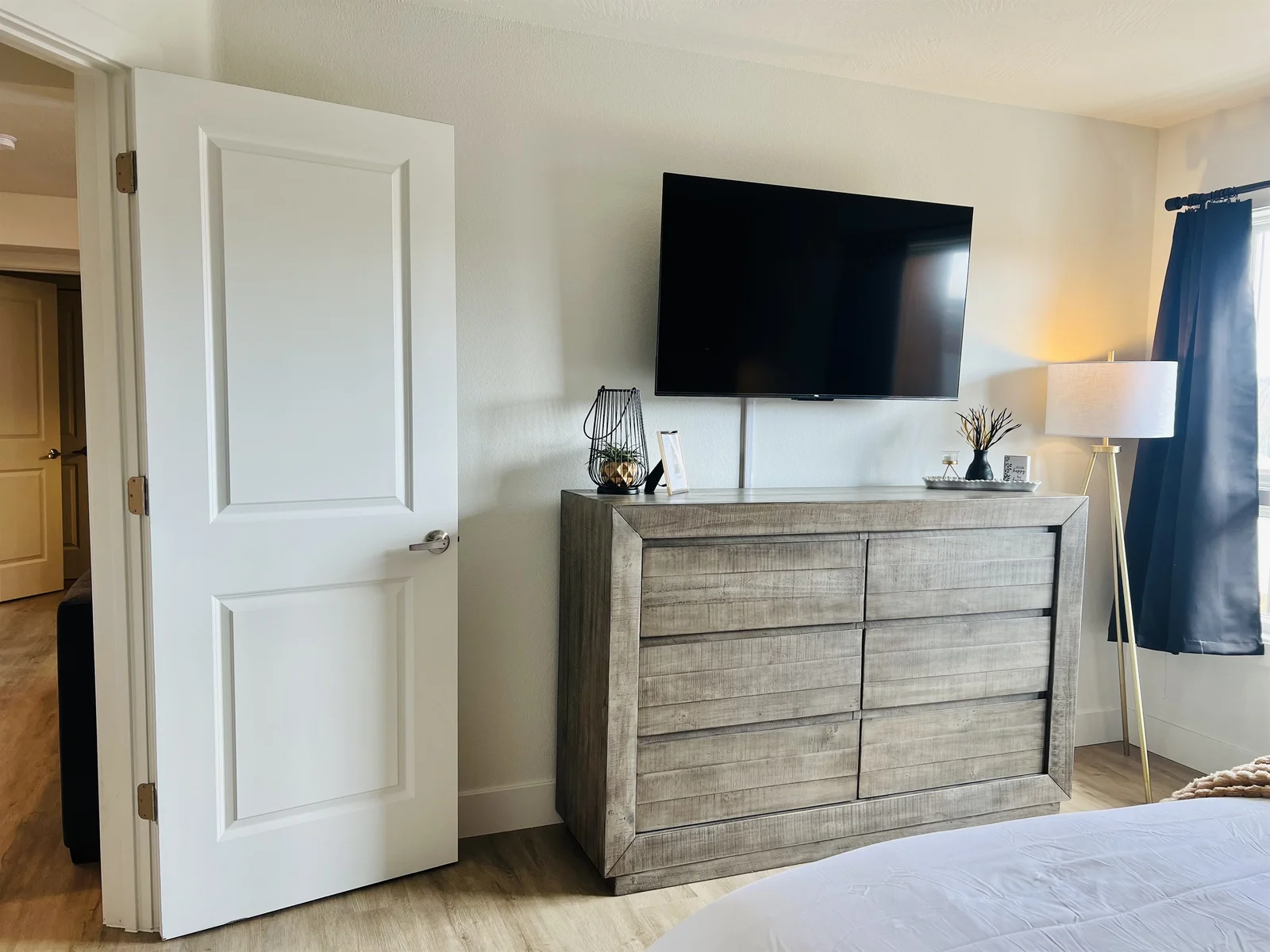 Large dresser draws and TV