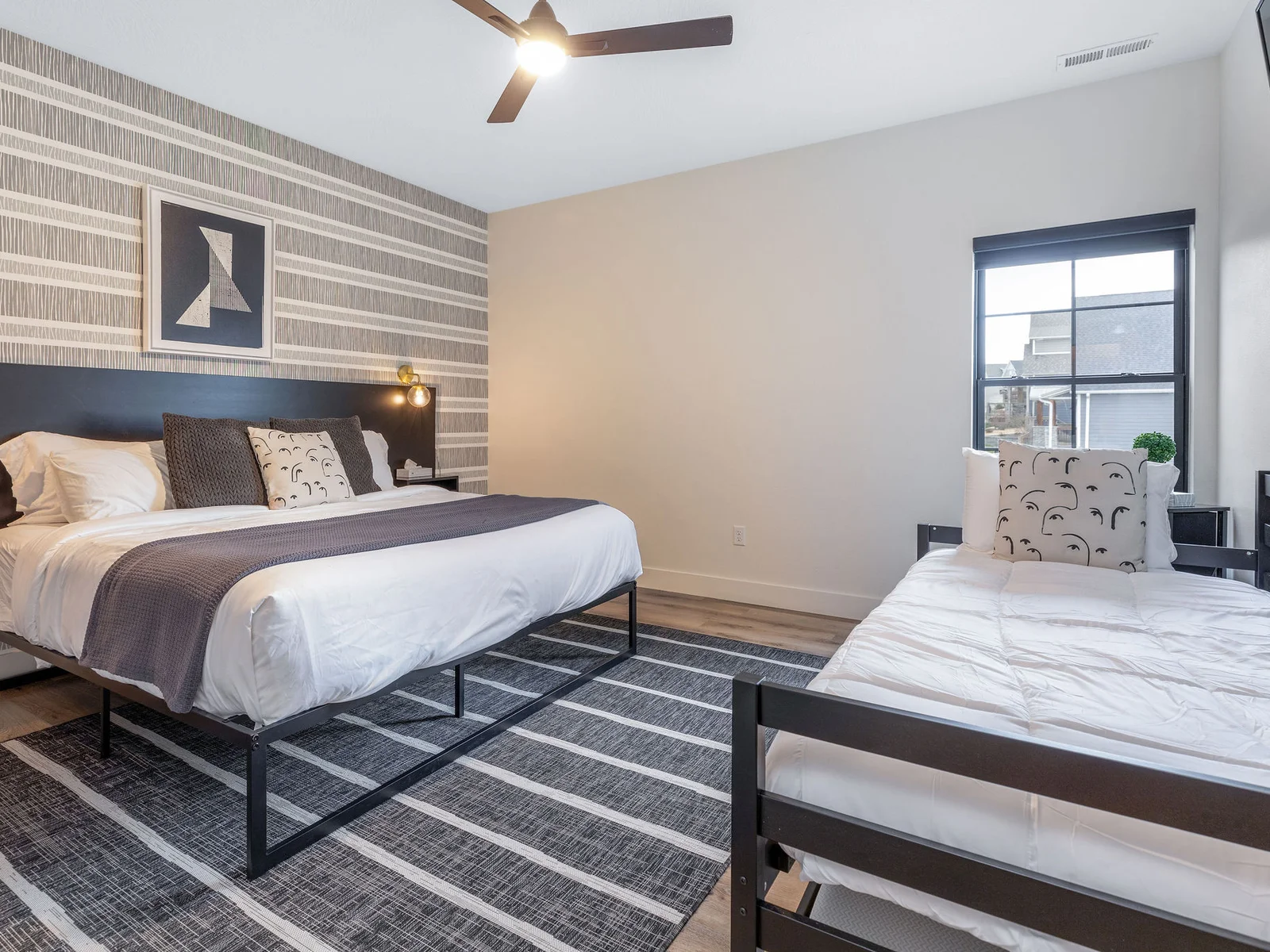 Upper level King bedroom #1 w/ daybed and trundle & ensuite bath