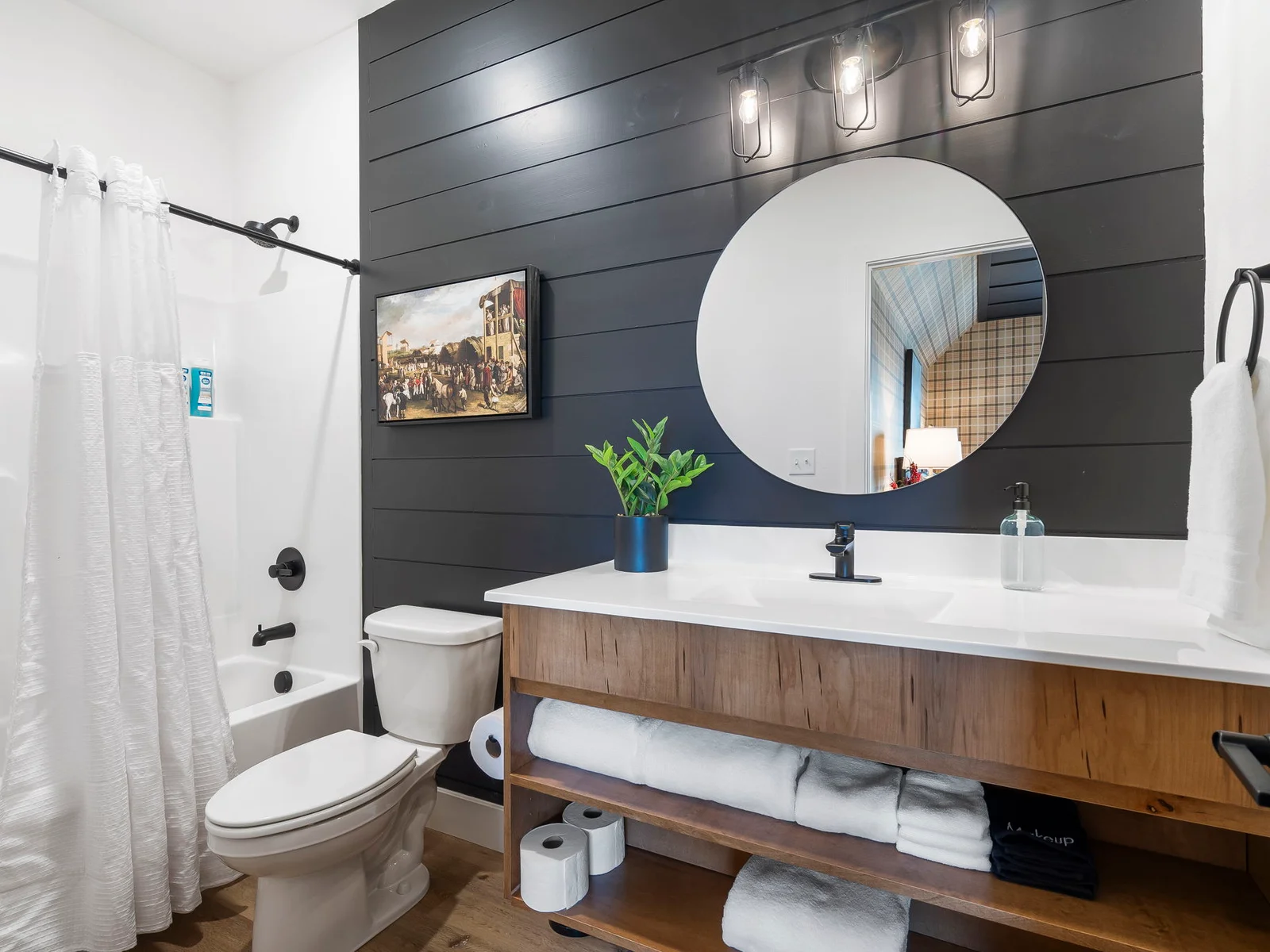 King #3 bathroom