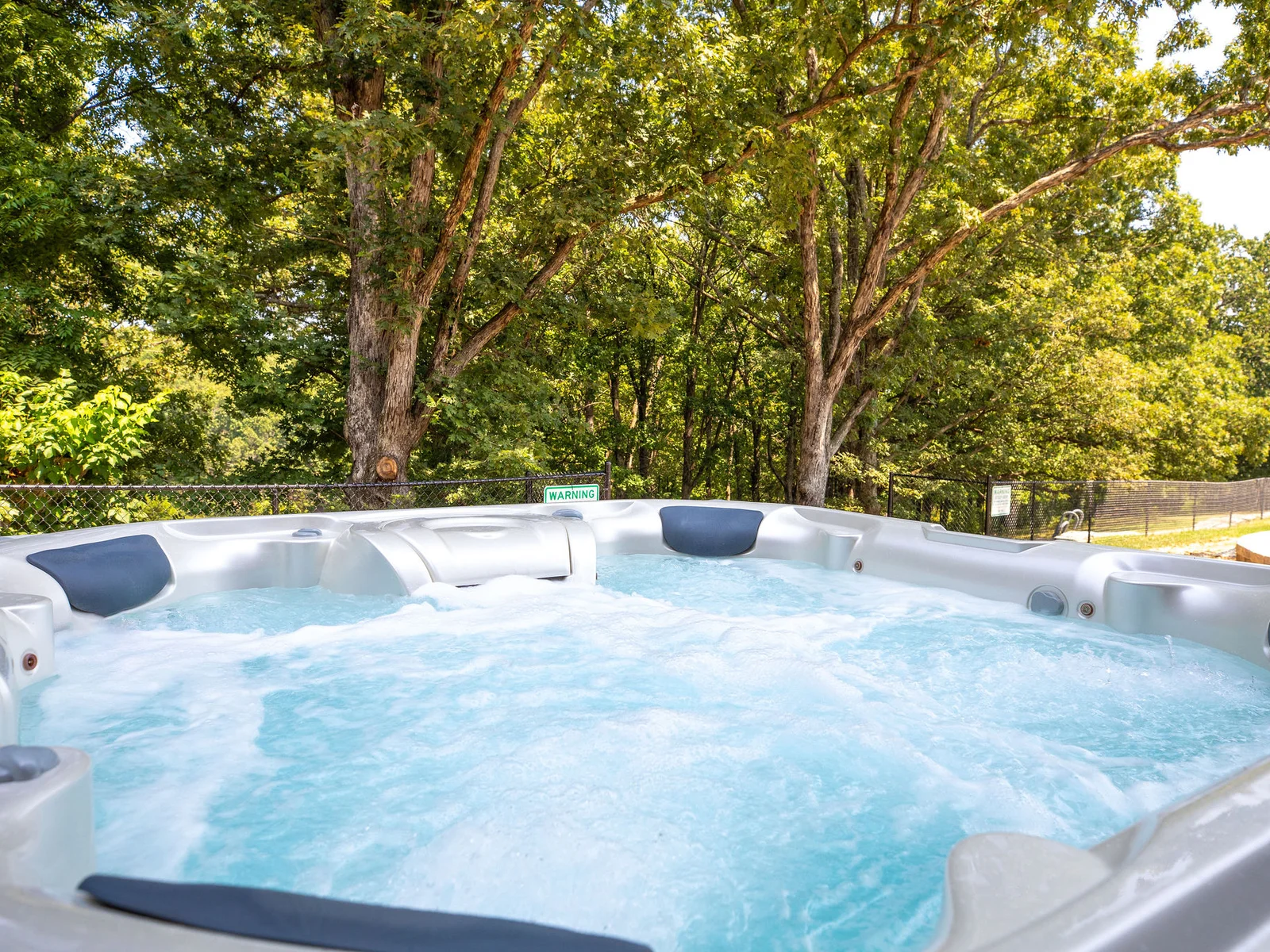 Relax in the hot tub by nature!