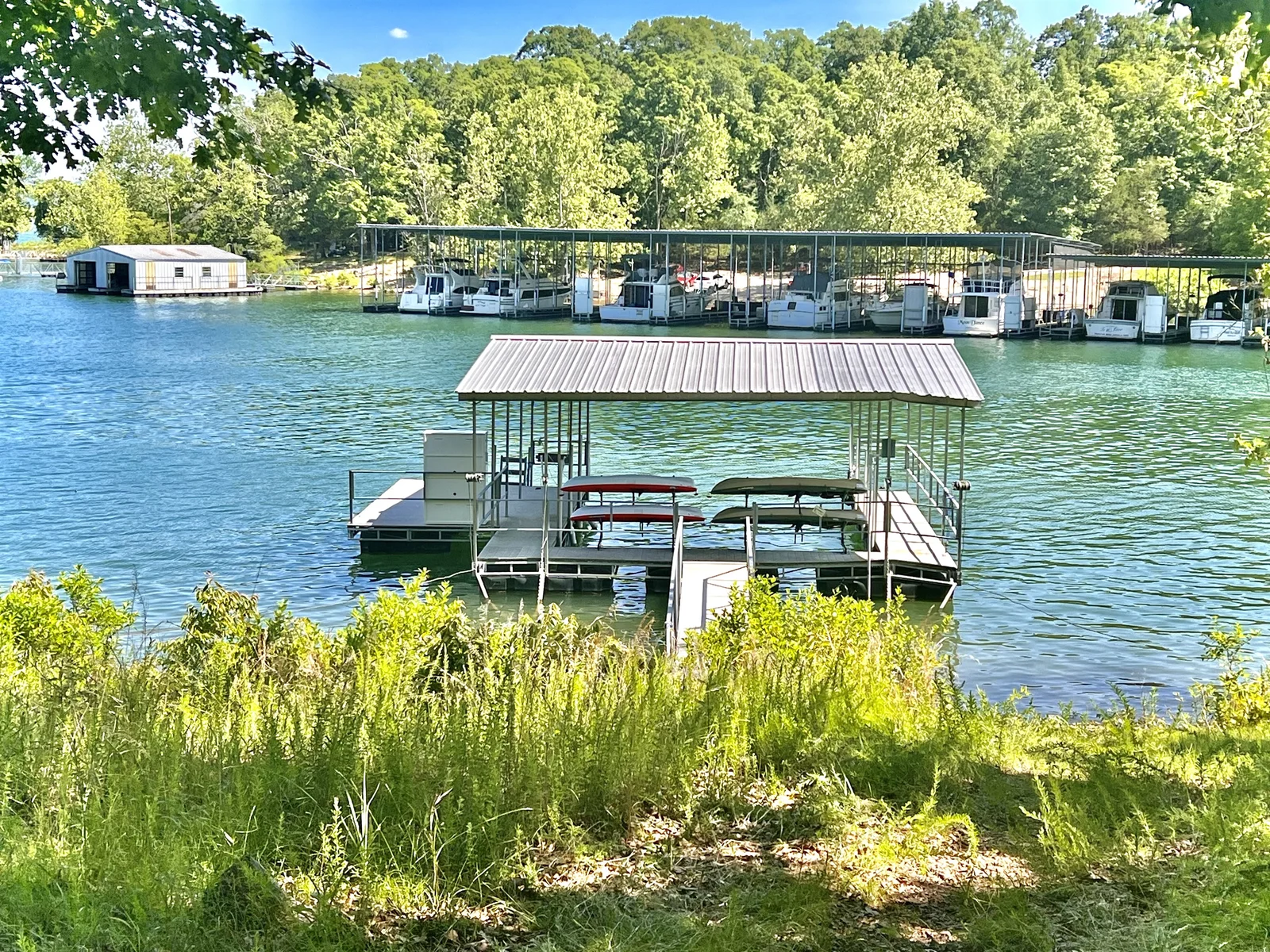 Kayaks and paddleboards shared between 4 properties. First come first served.