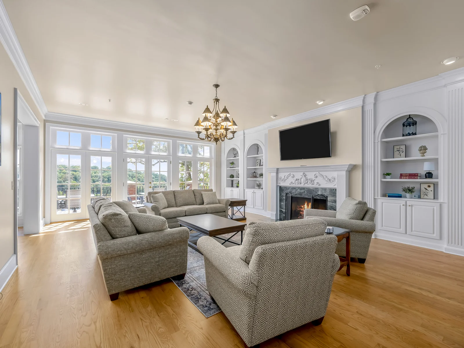 Spacious living area with gas fireplace