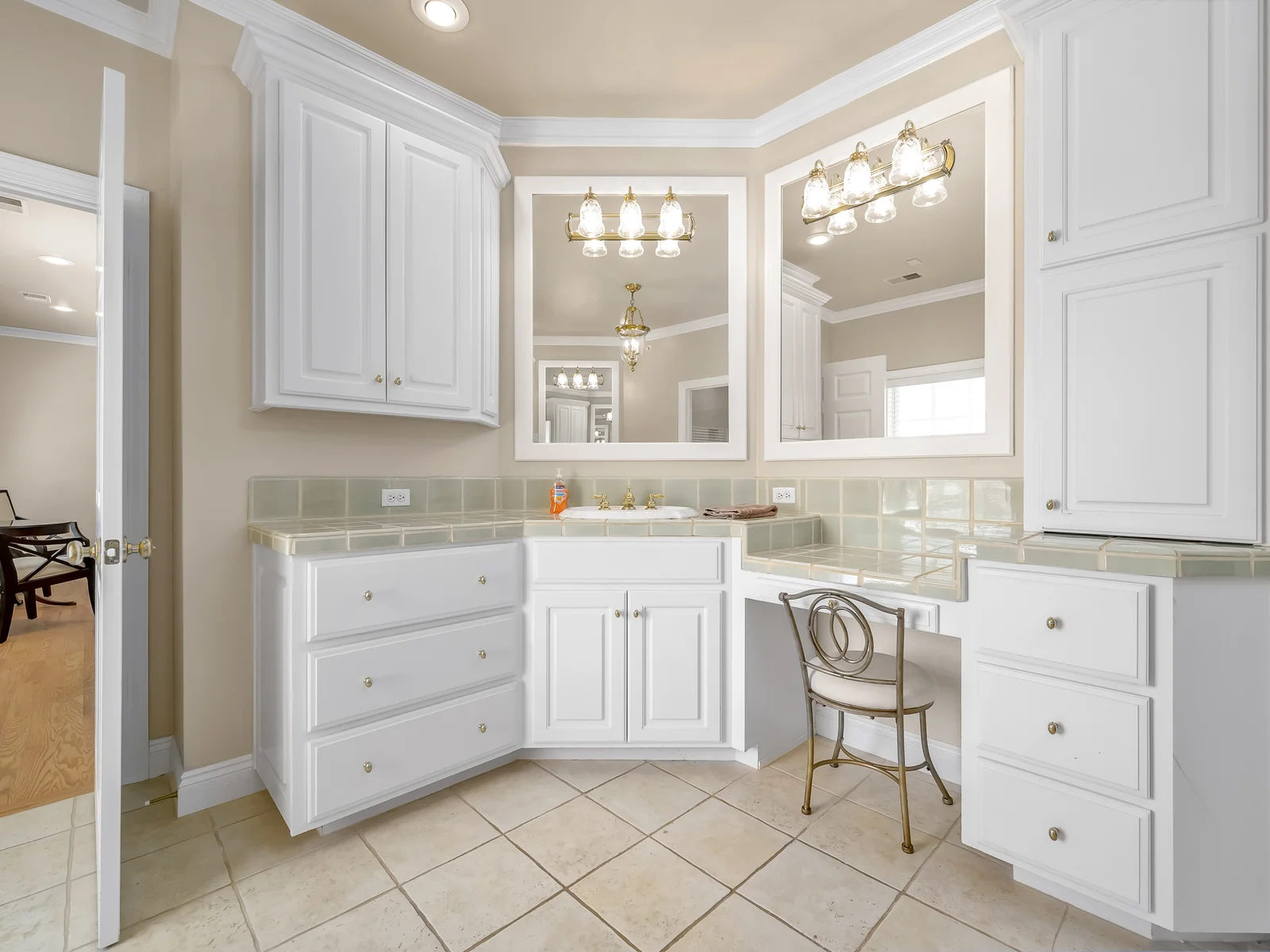 Master bath with separate vanity areas