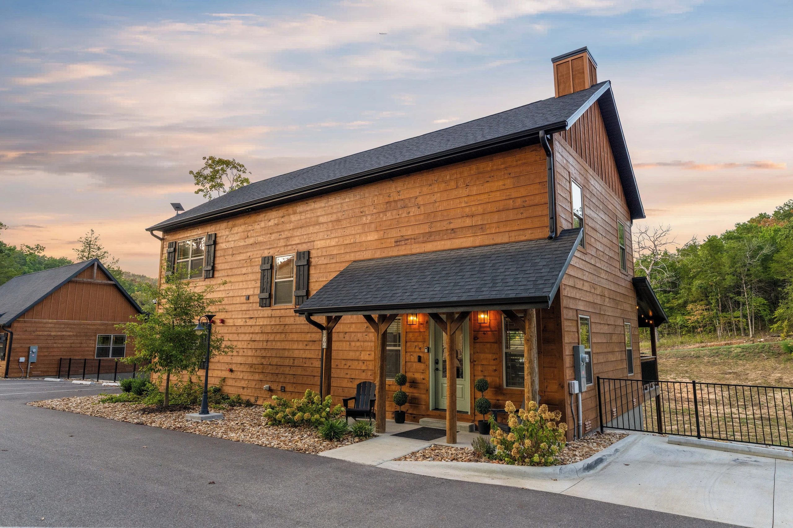 Entrance, Cute cabin 4 bedrooms and 4 ensuite bathrooms, walking distance to major attractions including outdoor and indoor pools, pickleball and basketball courts, playground and community fire pits and more.