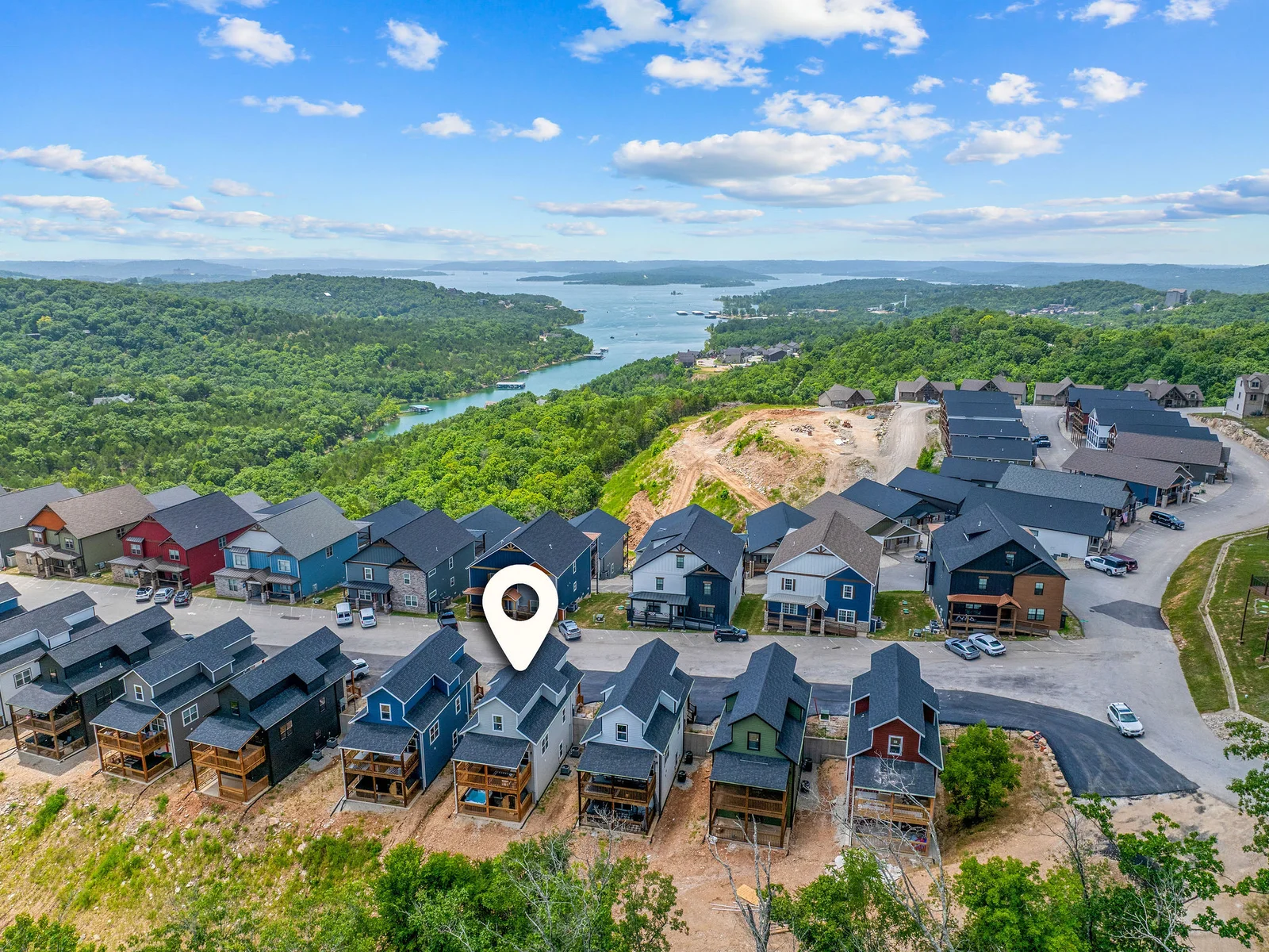 Discover the charm of the community from a whole new perspective. ✨