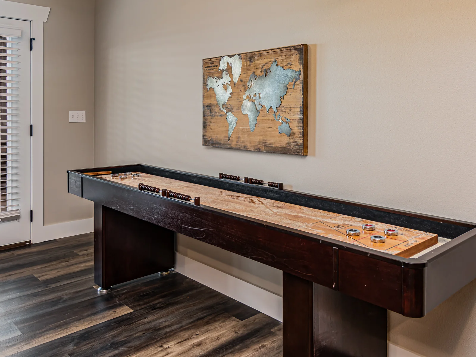 9' Shuffleboard table