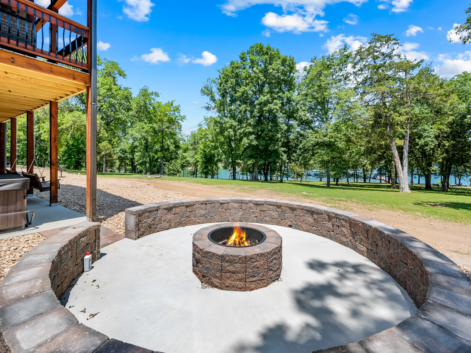 Firepit for ooey gooey S'mores!