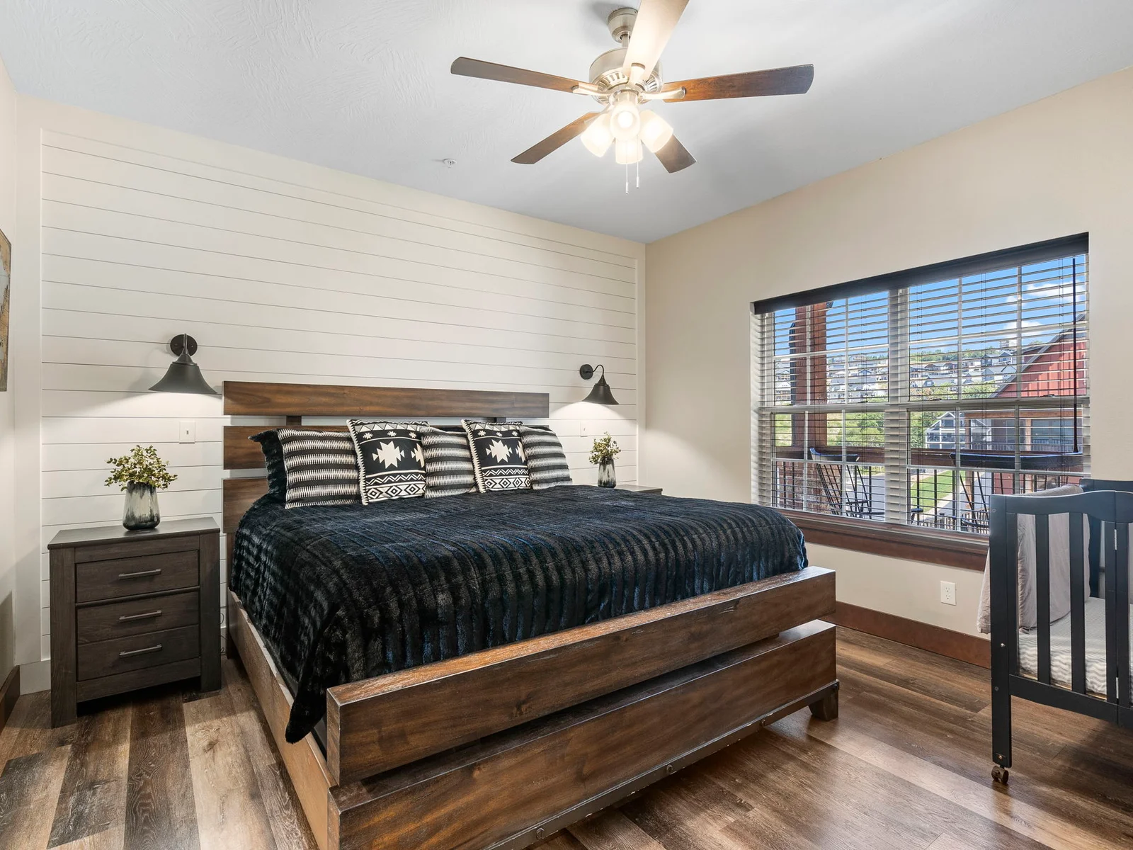 Main level King suite with crib and en-suite bathroom!