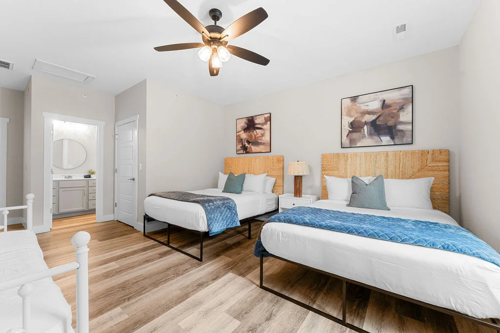 Upper level double Queen room with daybed and trundle