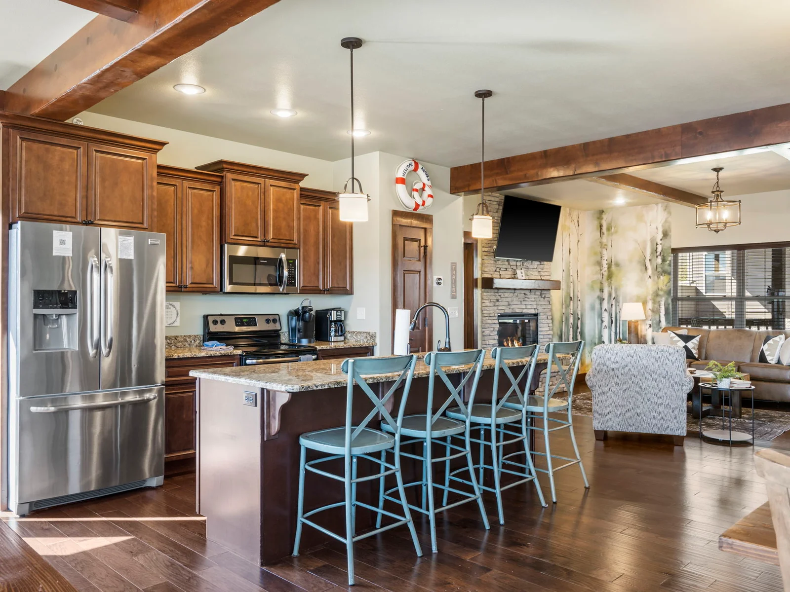 Fully stocked kitchen for your use!