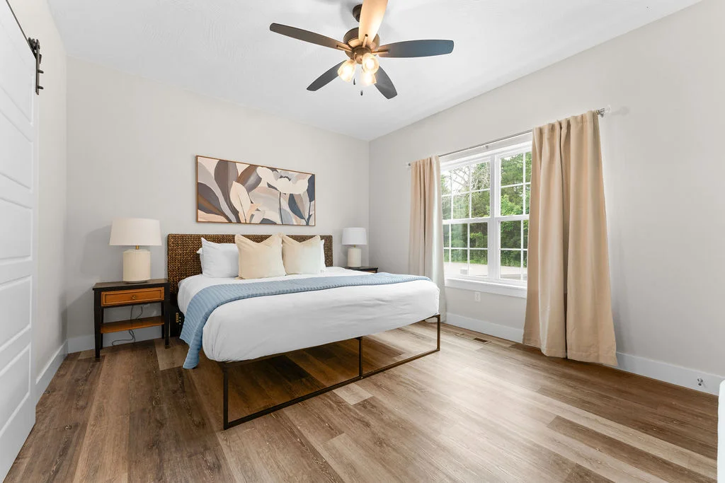 Main level King bedroom w/ ensuite