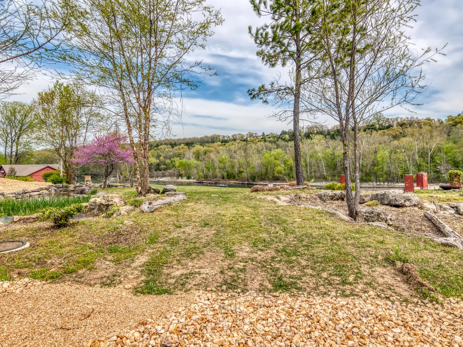 Views that will take your breath away. You may even spot one of our nesting eagles that frequent the lake.