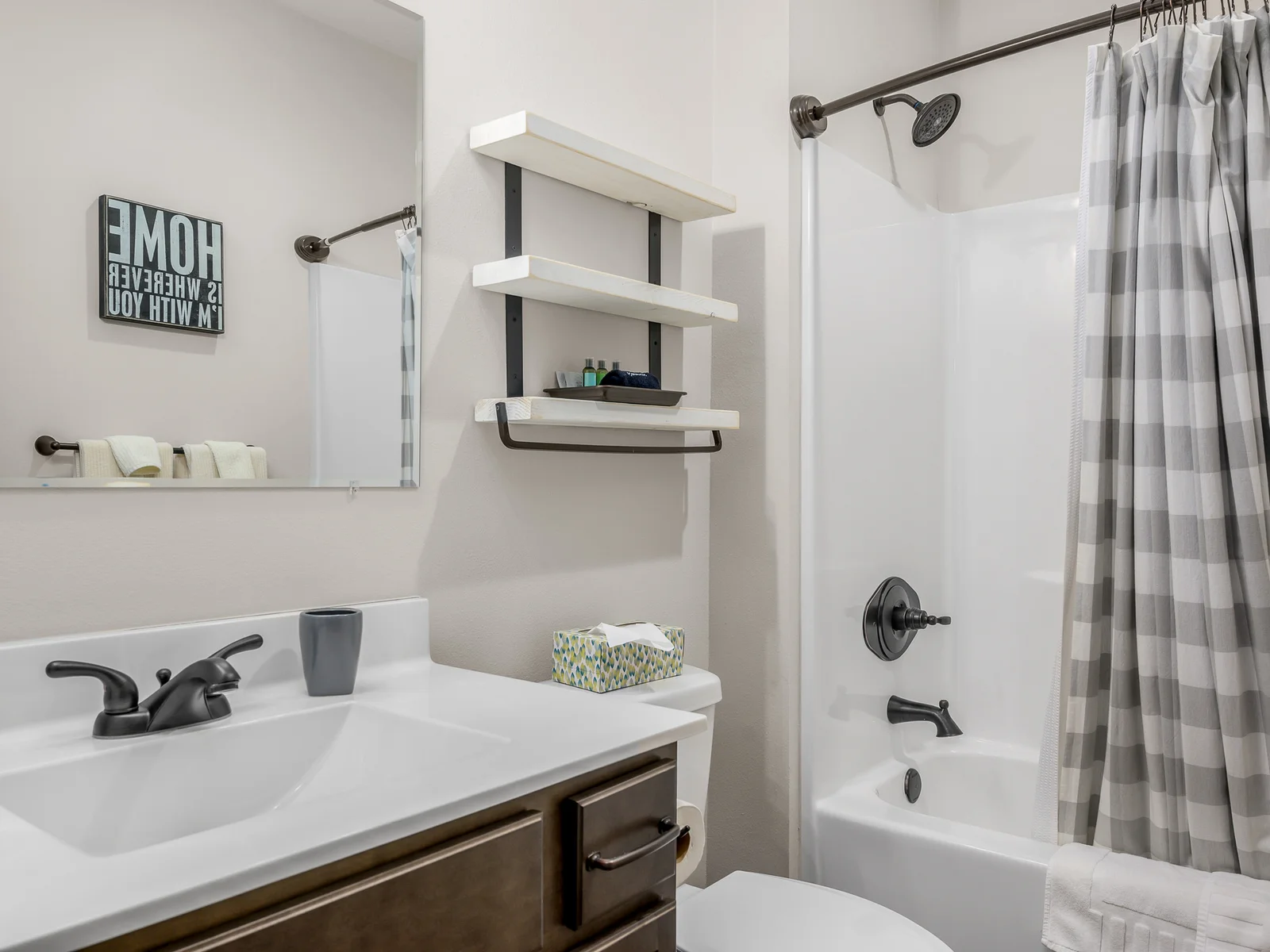 Anne Shirley bathroom