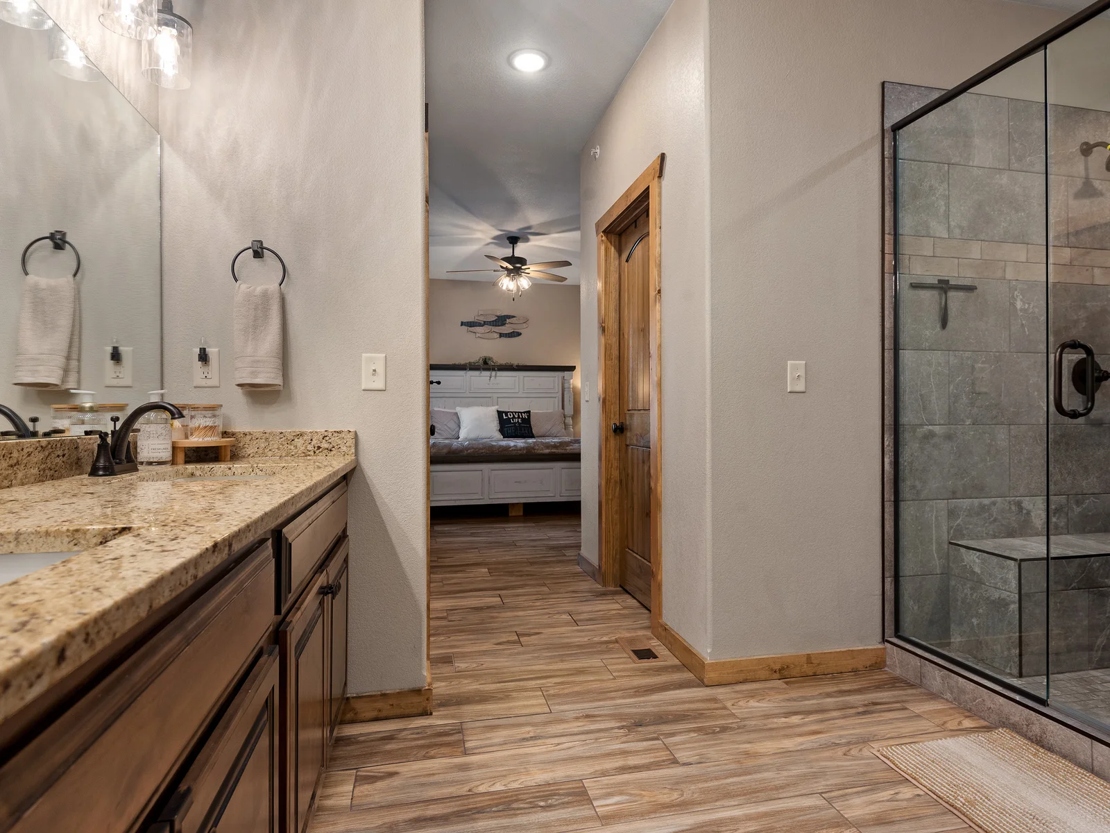 Ensuite bath with walk in shower