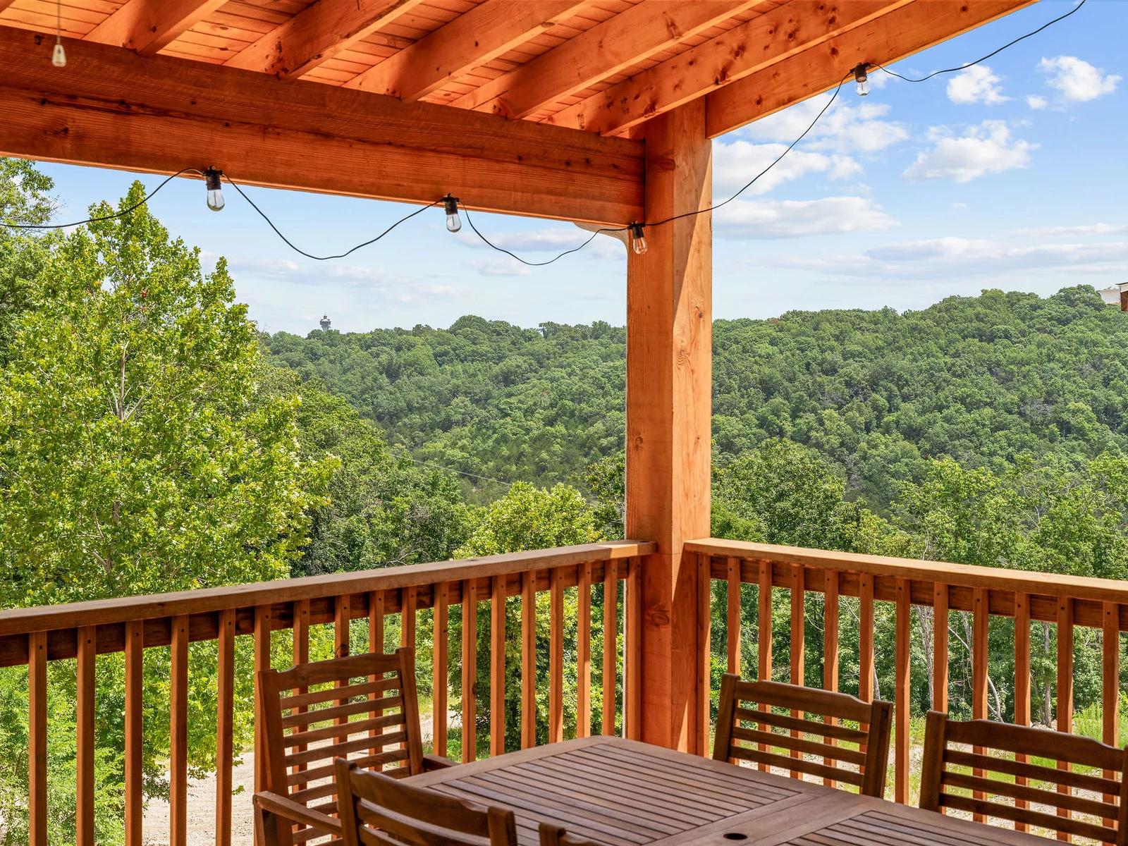 Wake up, unwind, and soak in the peaceful scenery from your private upper deck retreat. 🌿