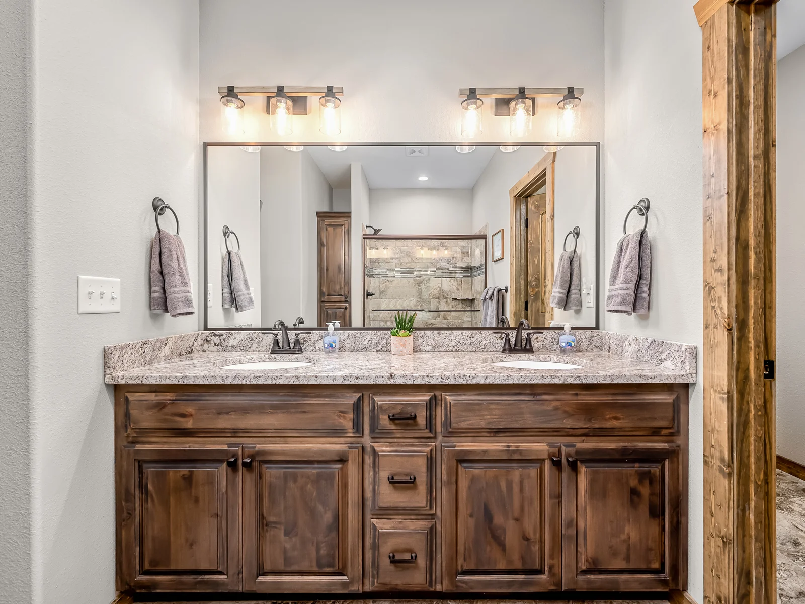King #2 bathroom