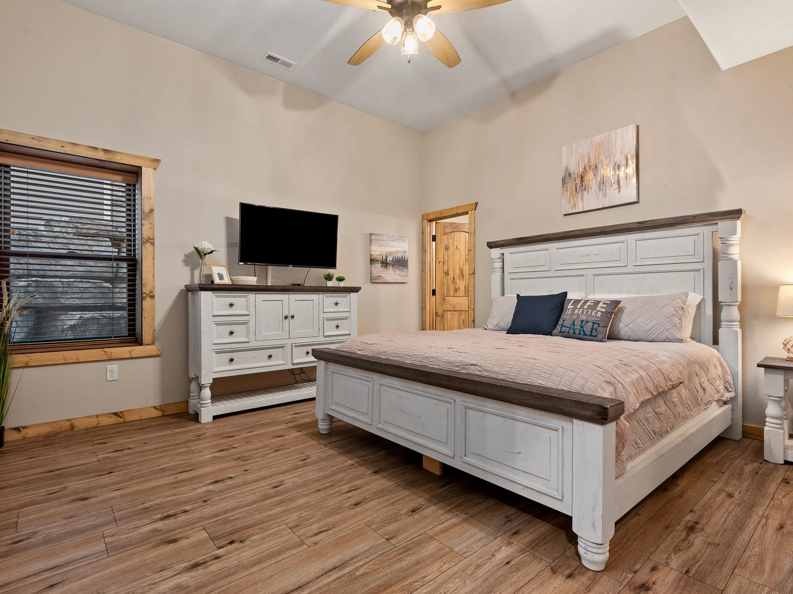 Lower level King bedroom #1 w/ ensuite