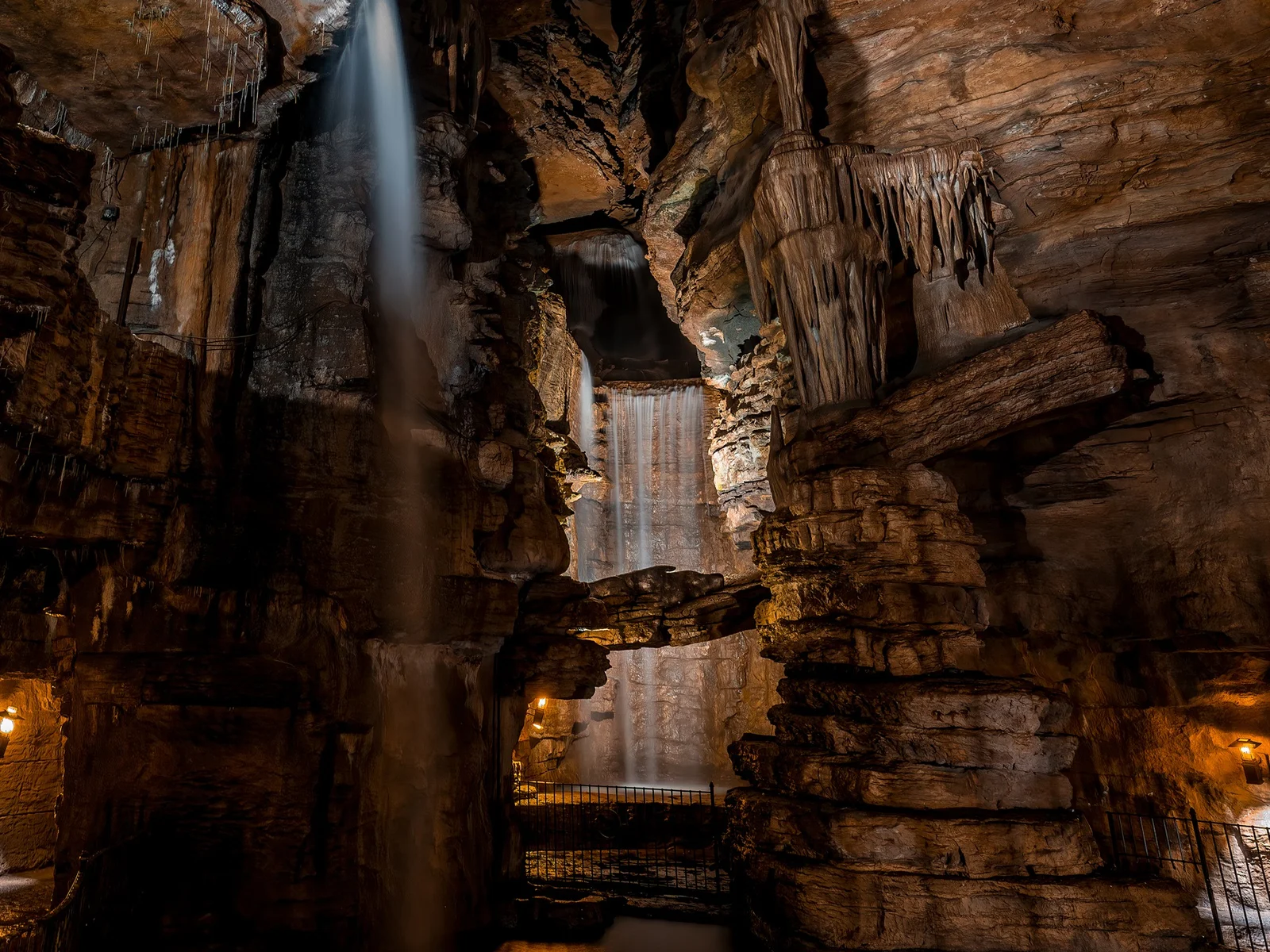 Lost Canyon Cave @ Top of the Rock - 15 min from cabin