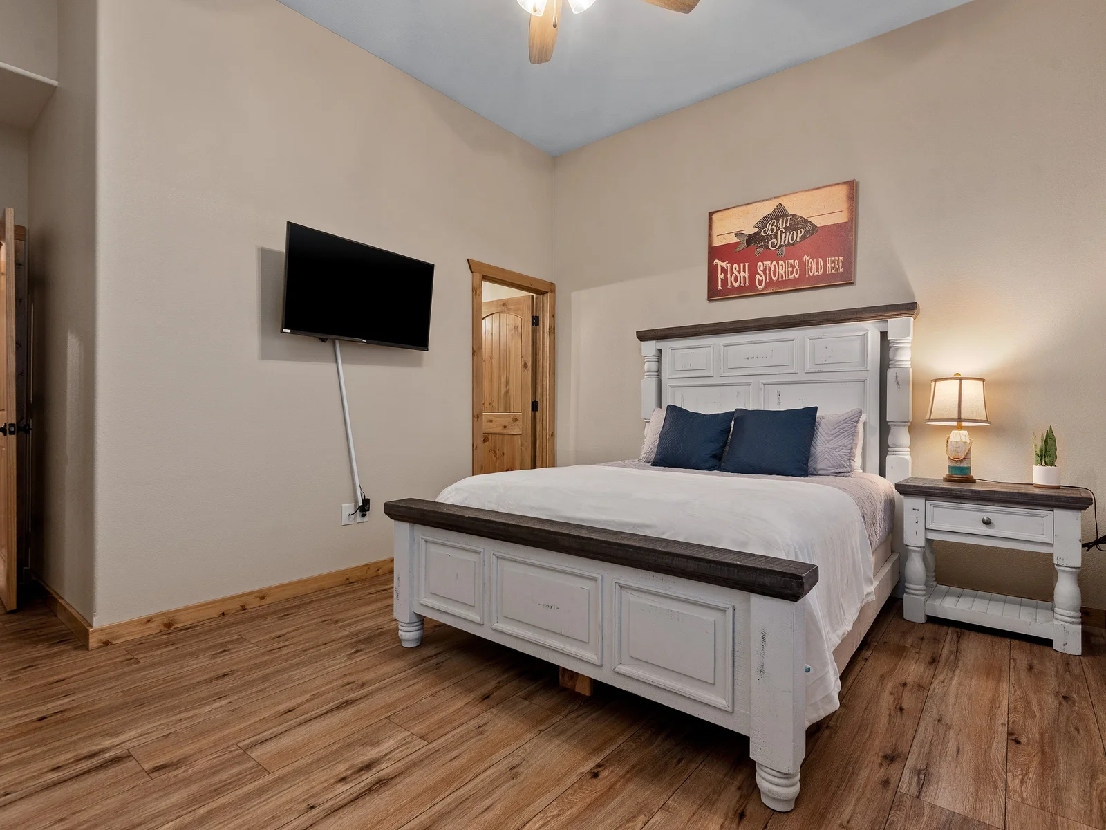 Lower level Queen bedroom #1