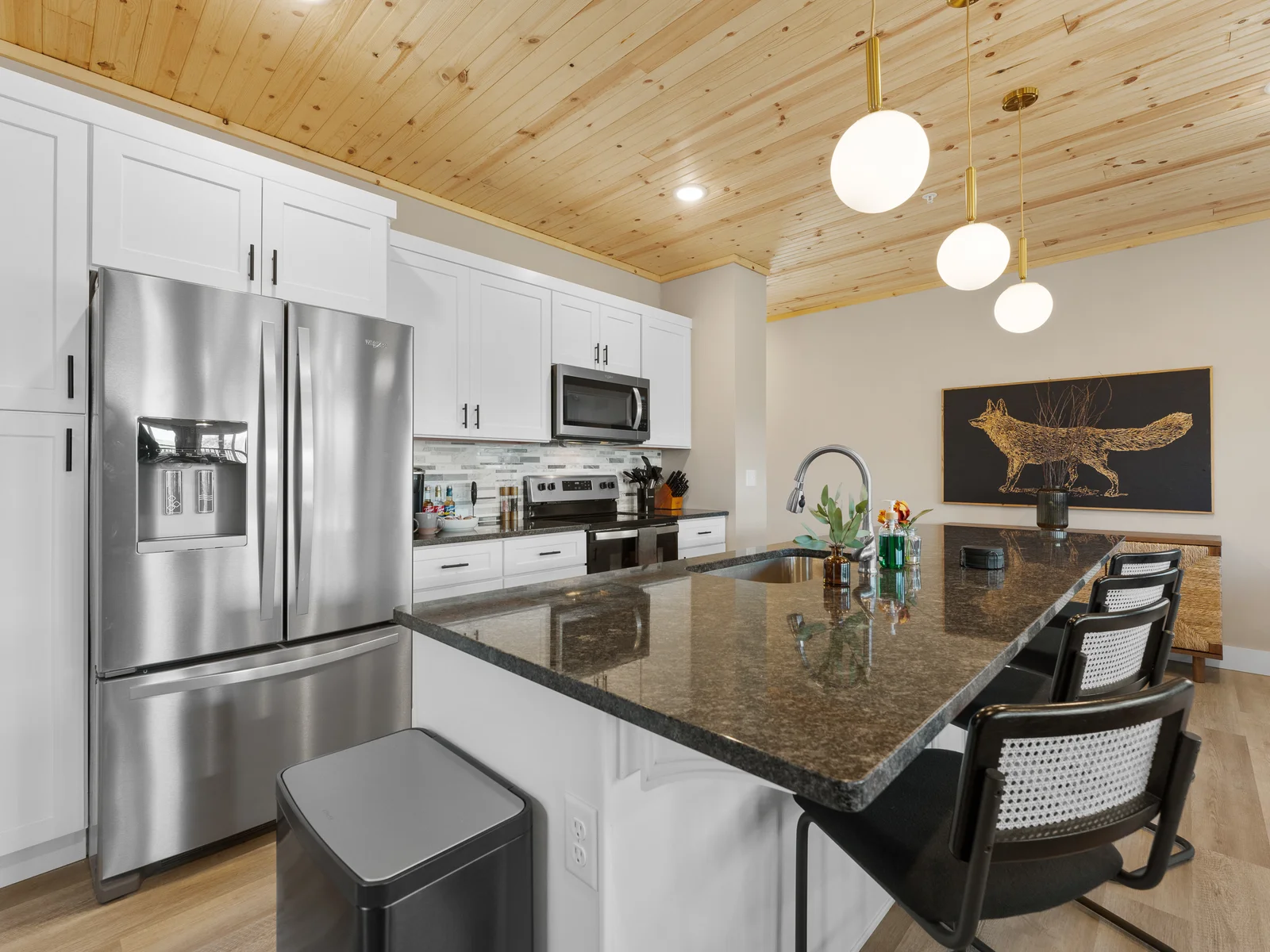 Gourmet Kitchen: Whip up culinary creations amid sleek surfaces and modern appliances!