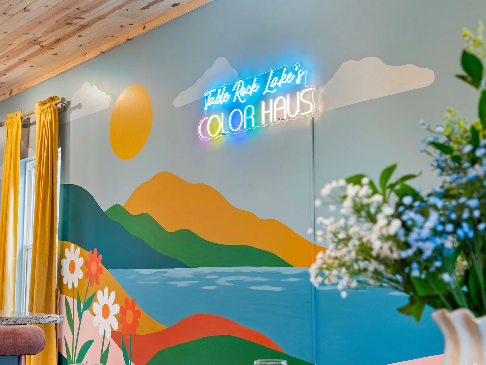 The ultimate photo backdrop for your vacation photo dump. 📸✨