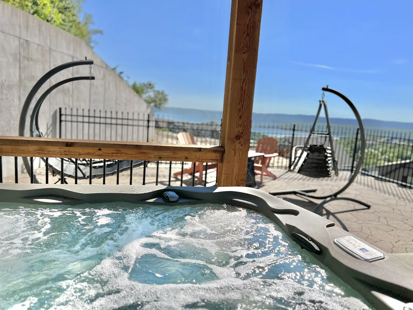 Hot tub with a view of Table Rock Lake!
