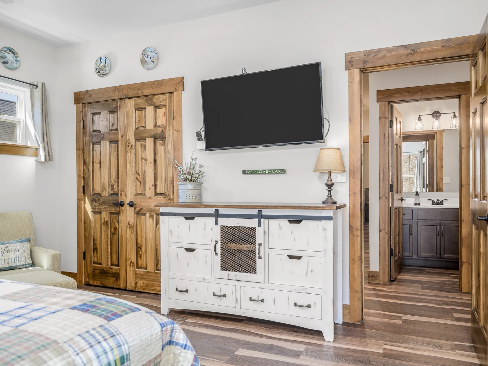 Matthew Cuthbert room with view into hall bathroom